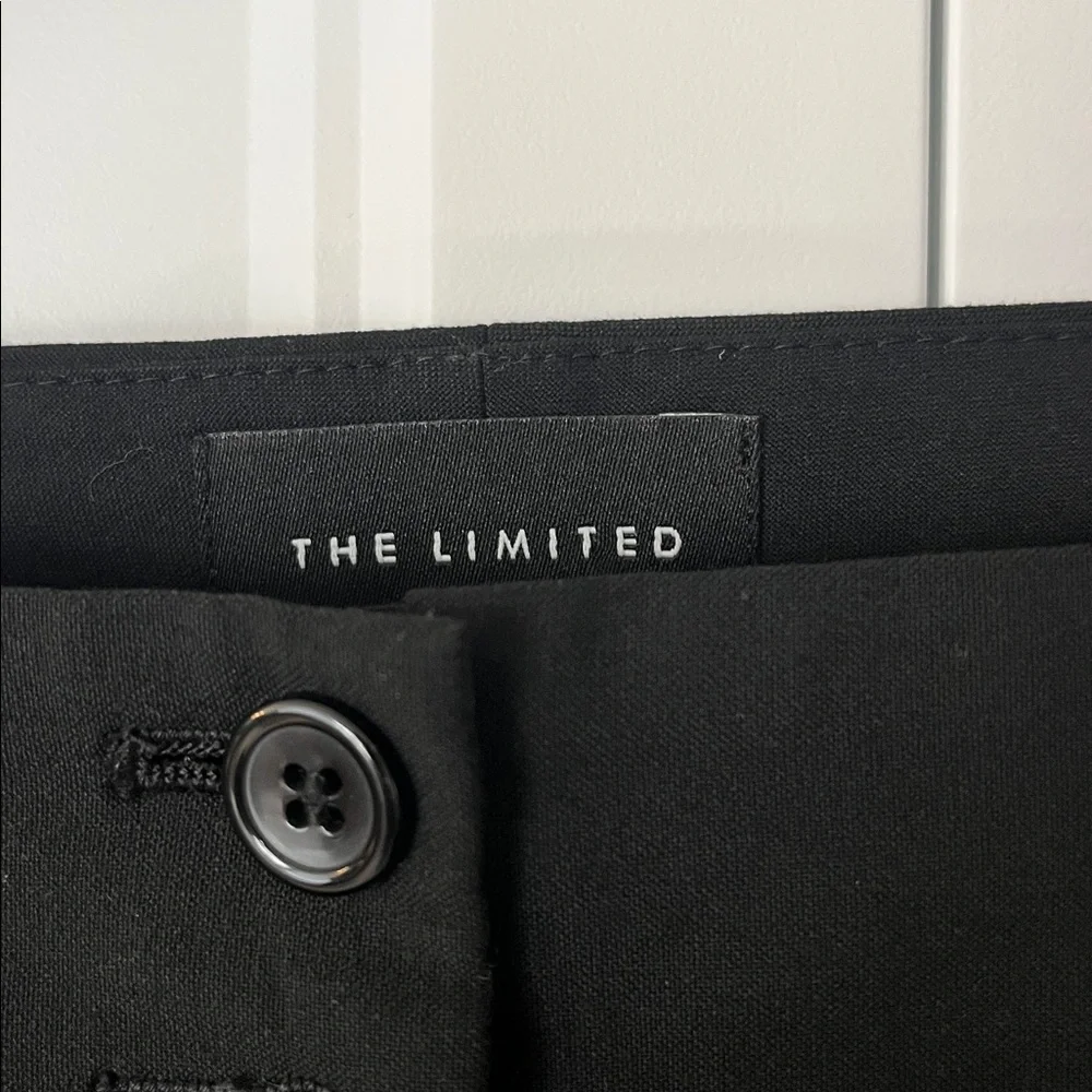 The Limited Black Button-Front Shorts - Picture 2 of 8